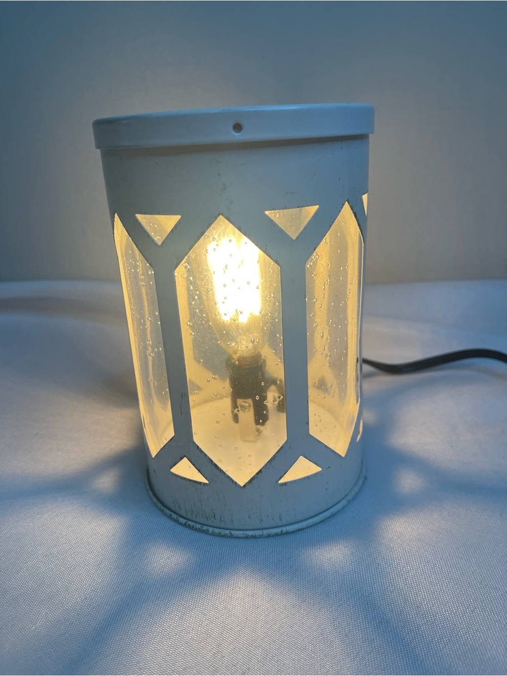 the Arbor Vintage Bulb Illumination Fragrance Warmer by Candle Warmers
